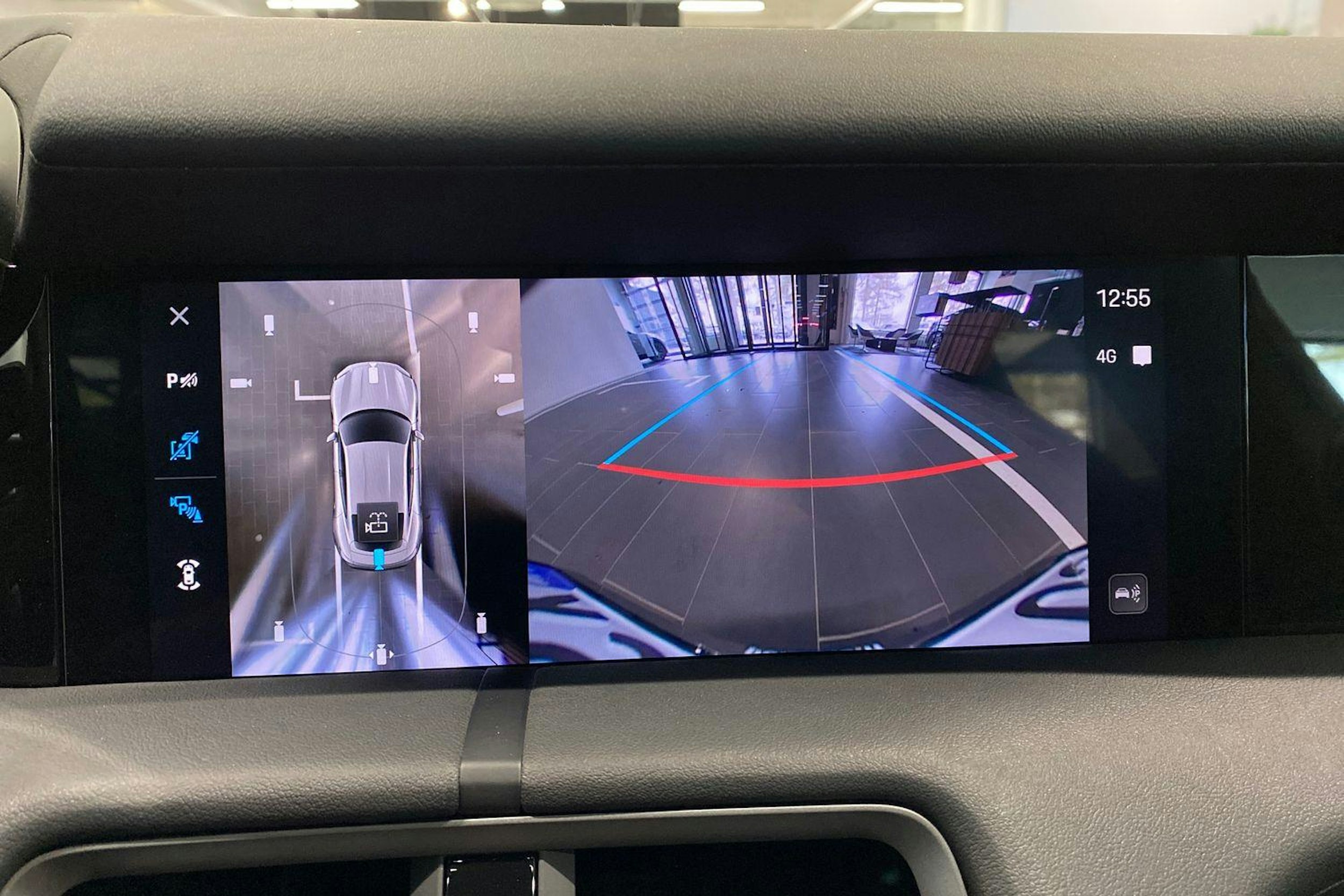sininen Porsche Taycan 2024 kuva 17.