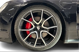 Musta Porsche Taycan 2024 kuva 9.