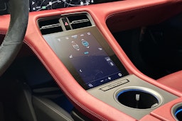 Musta Porsche Taycan 2024 kuva 14.