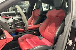 Musta Porsche Taycan 2024 kuva 16.