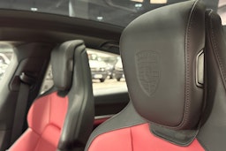 Musta Porsche Taycan 2024 kuva 17.