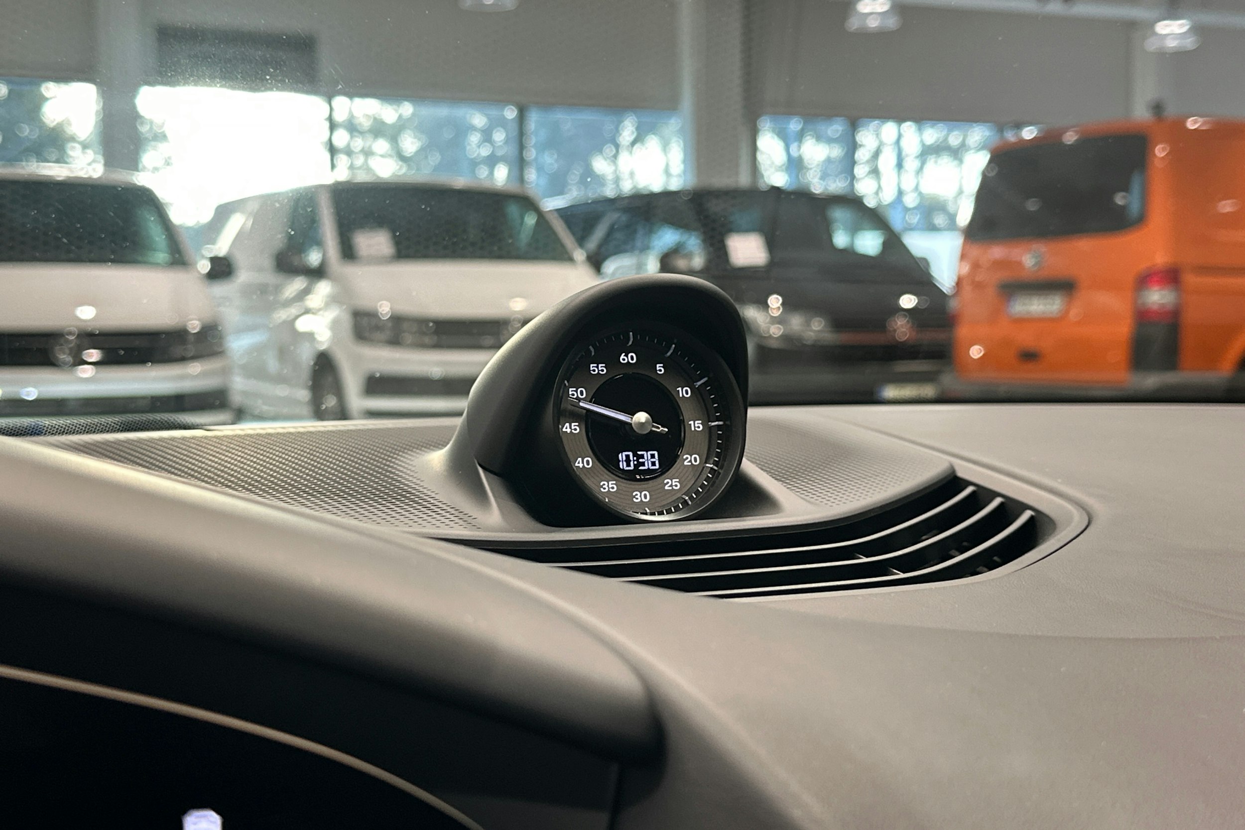 Musta Porsche Taycan 2024 kuva 20.