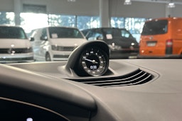 Musta Porsche Taycan 2024 kuva 20.