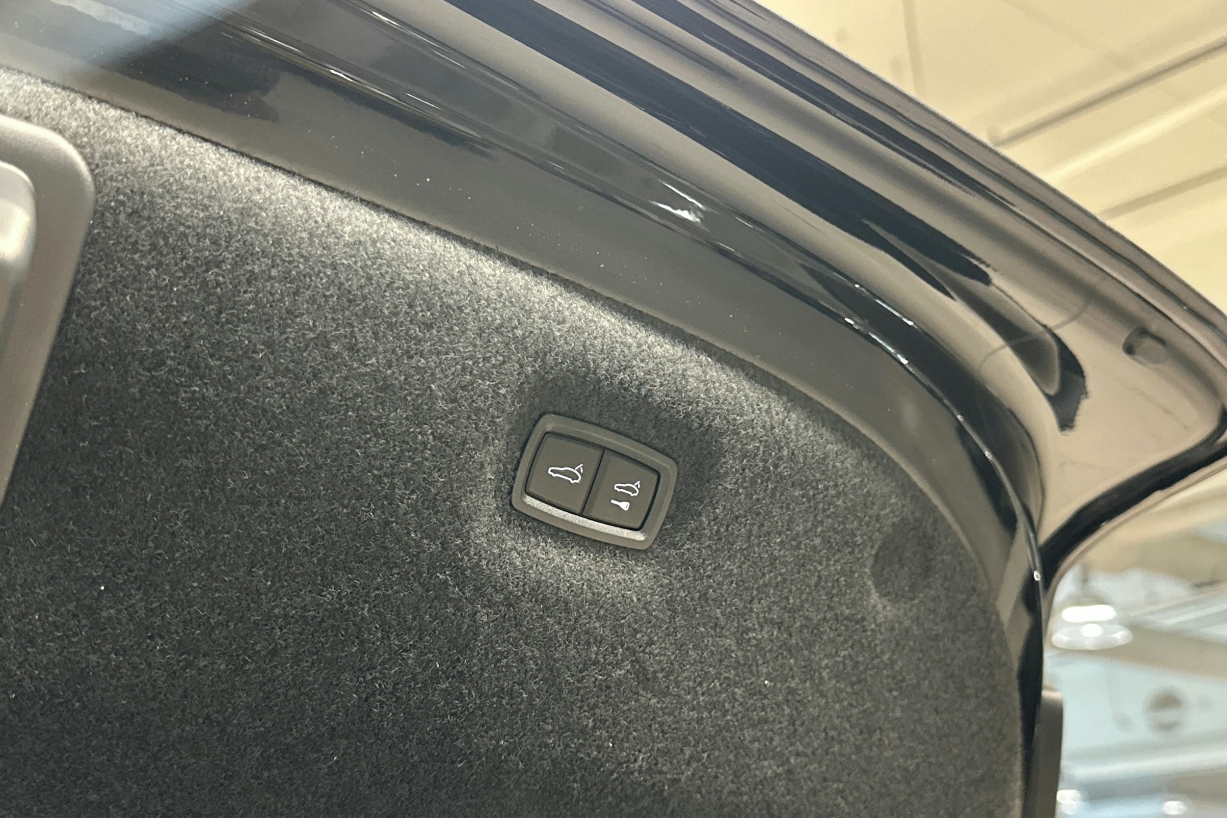 Musta Porsche Taycan 2024 kuva 30.