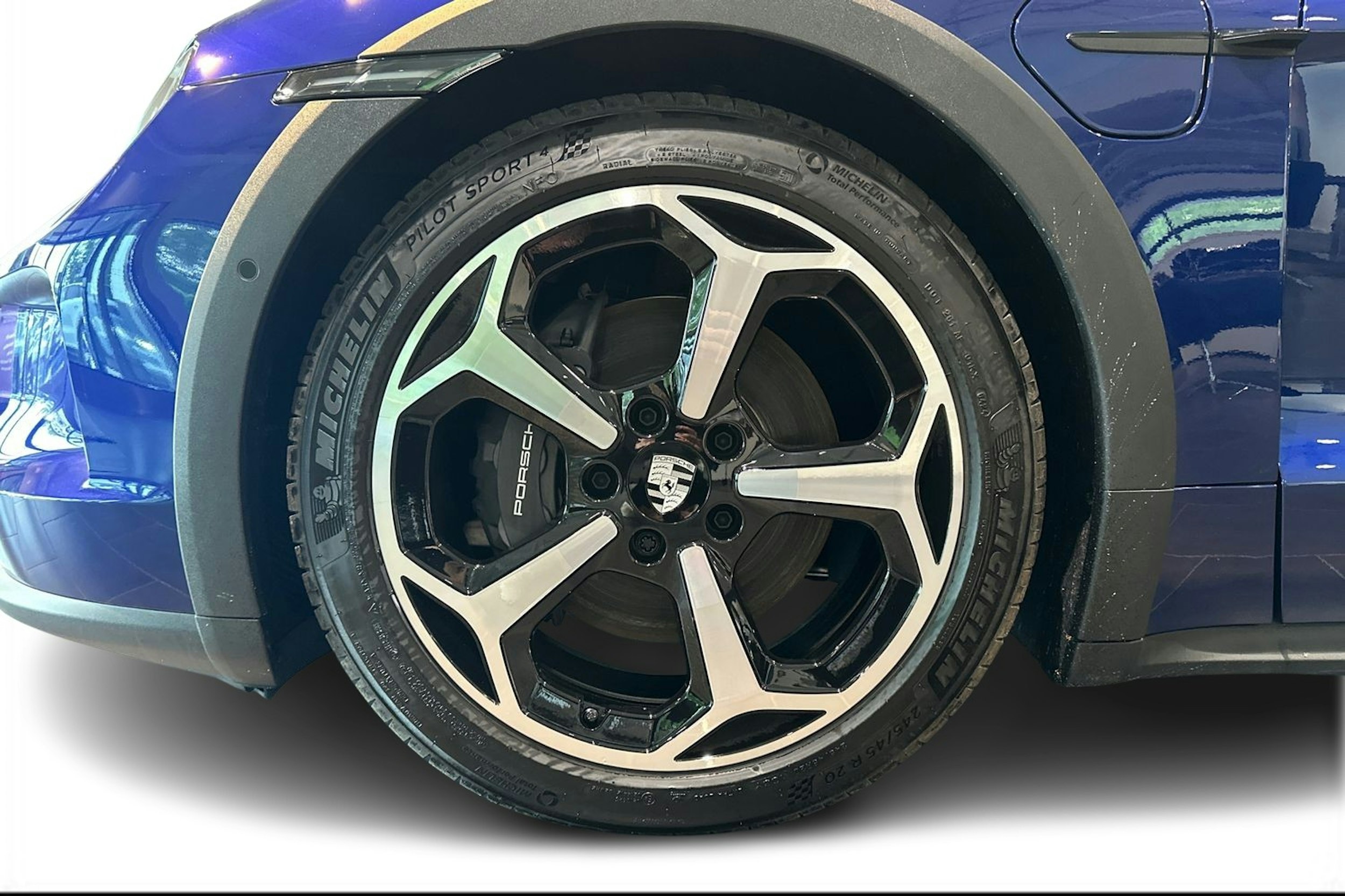 sininen Porsche Taycan 2025 kuva 9.
