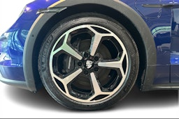 sininen Porsche Taycan 2025 kuva 9.