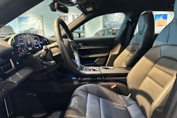 sininen Porsche Taycan 2025 kuva 11.