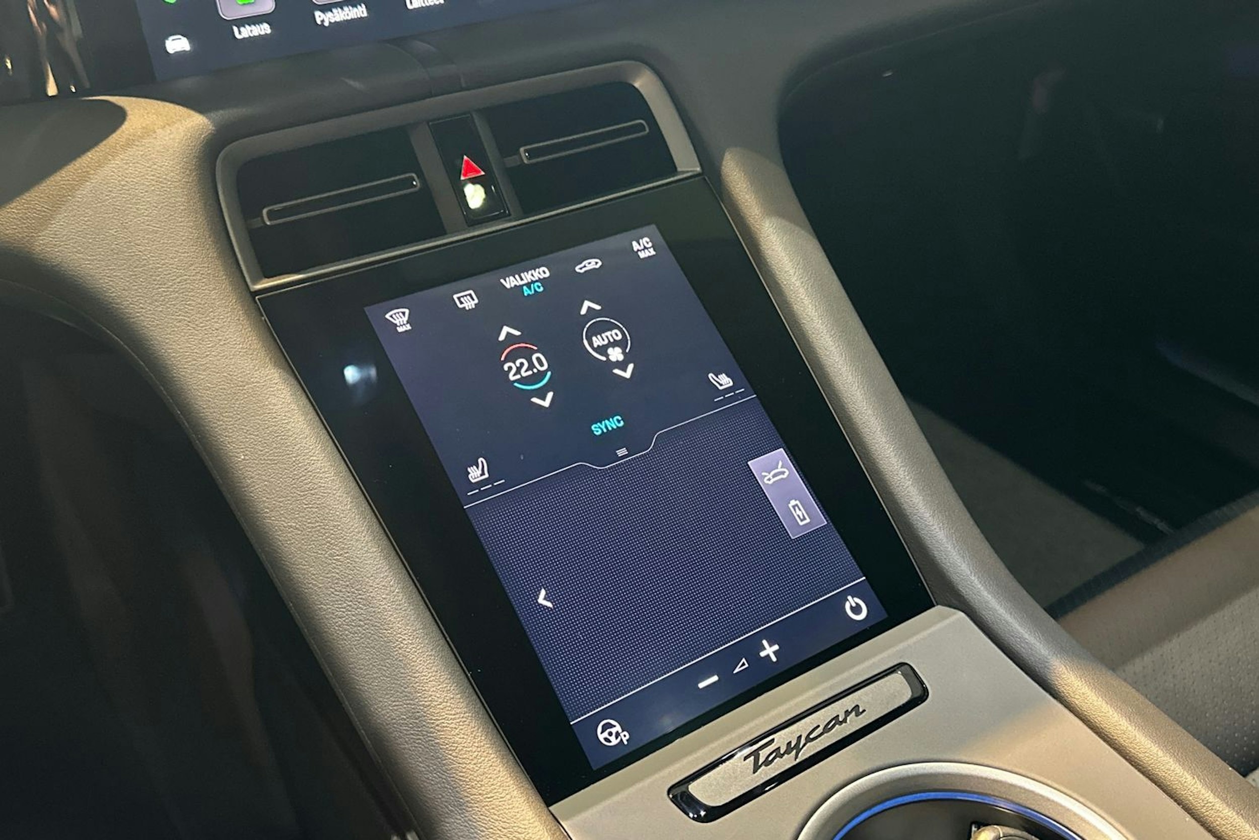 sininen Porsche Taycan 2025 kuva 17.