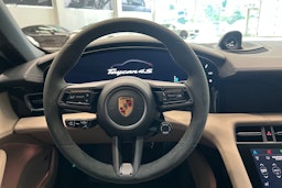 harmaa Porsche Taycan 2025 kuva 12.