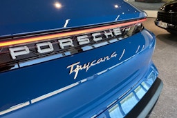 sininen Porsche Taycan 2025 kuva 12.