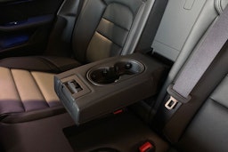 sininen Porsche Taycan 2025 kuva 19.