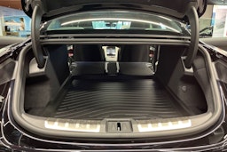 musta Porsche Taycan 2025 kuva 22.