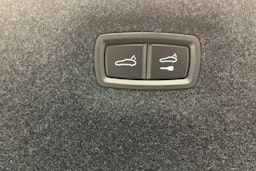 musta Porsche Taycan 2025 kuva 23.