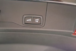 met. musta Porsche Taycan 2025 kuva 21.