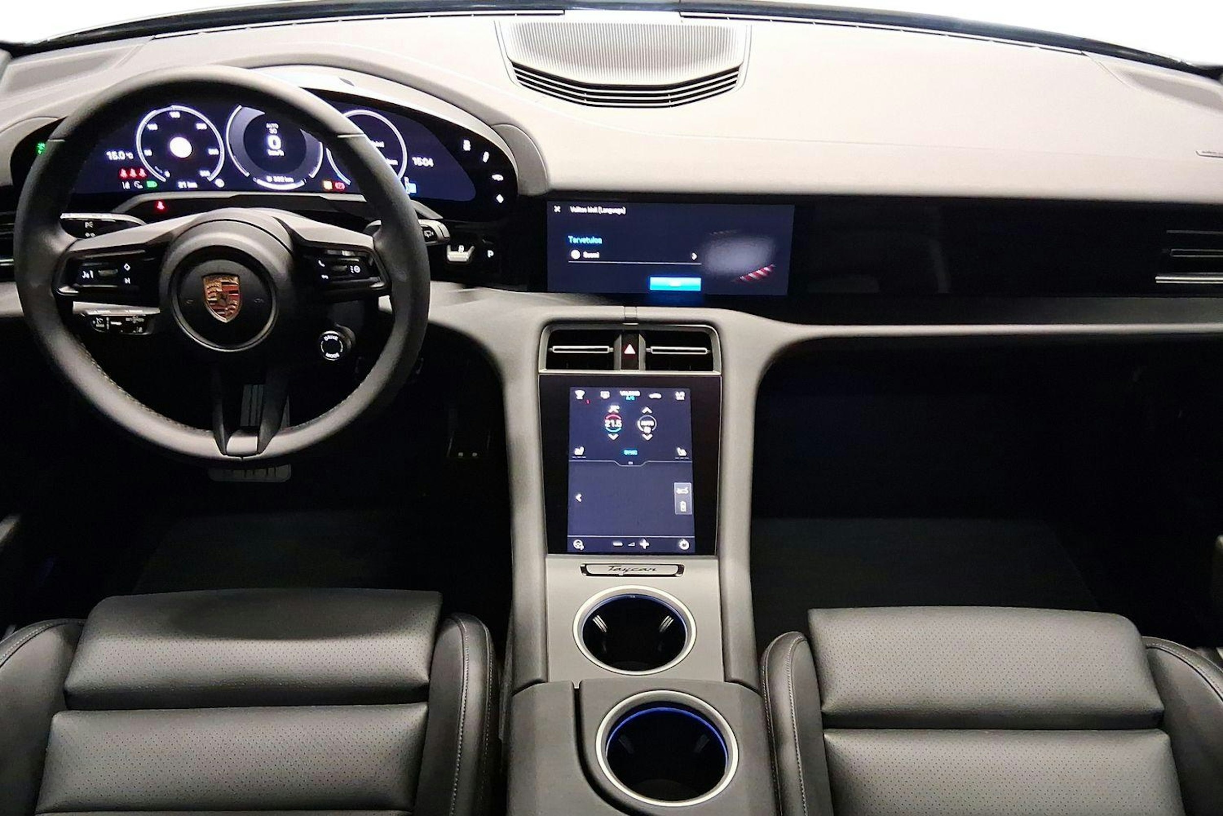 harmaa Porsche Taycan 2025 kuva 7.