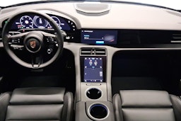 harmaa Porsche Taycan 2025 kuva 7.