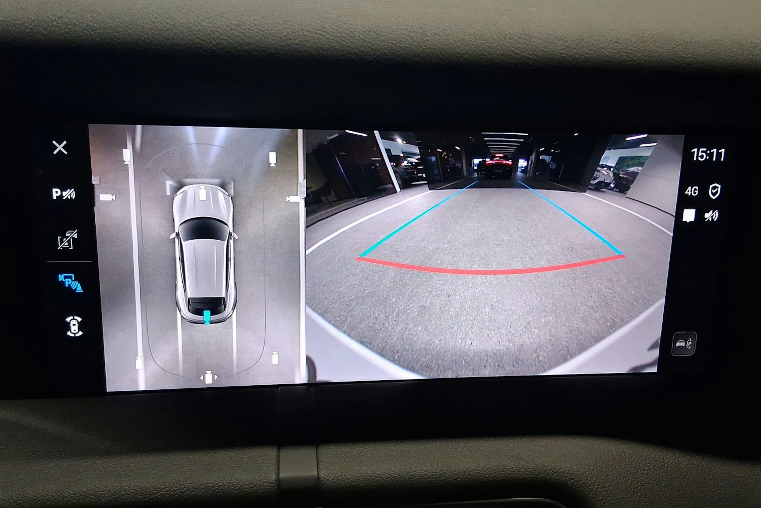 harmaa Porsche Taycan 2025 kuva 15.