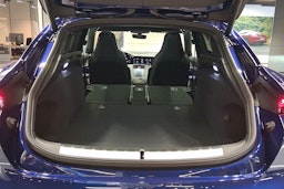 sininen Porsche Taycan 2025 kuva 23.