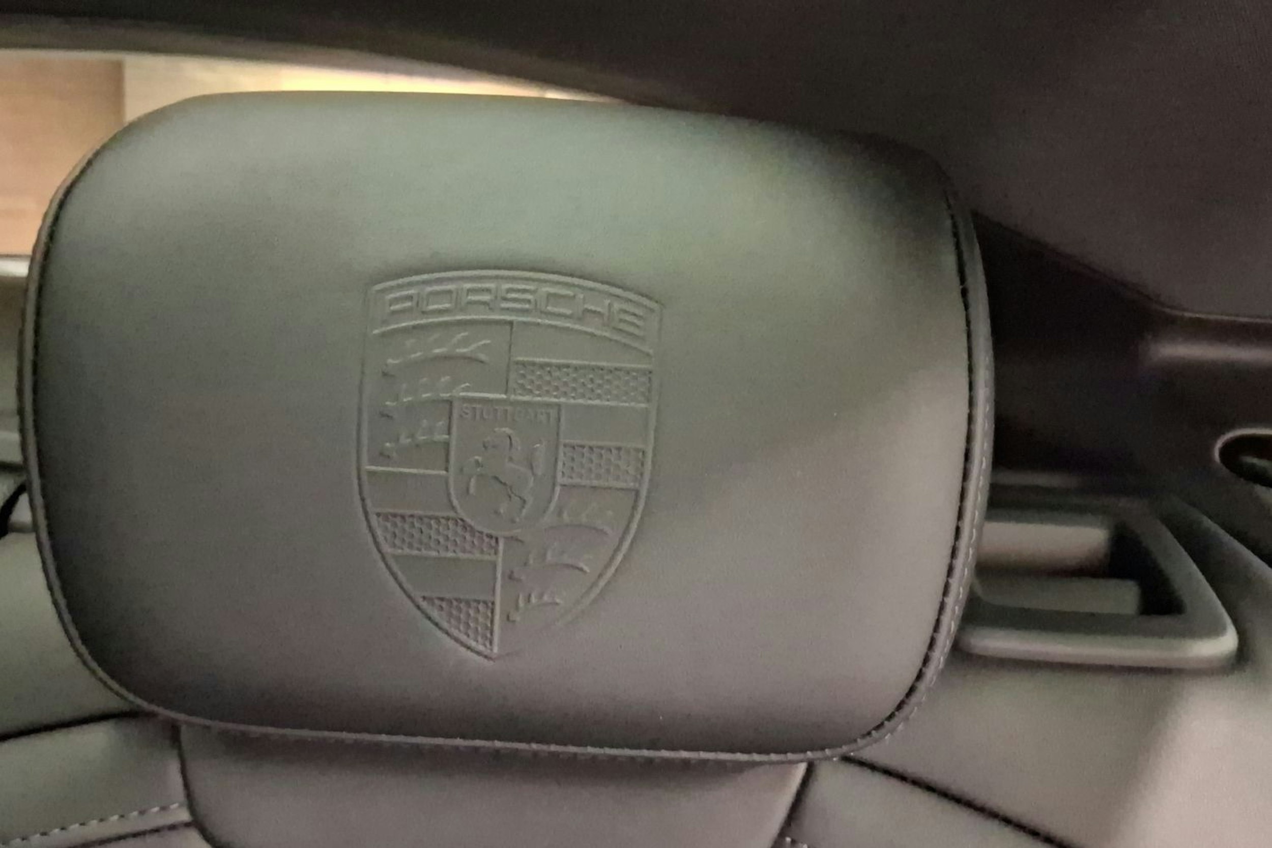 sininen Porsche Taycan 2025 kuva 24.