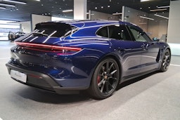 sininen Porsche Taycan 2025 kuva 27.
