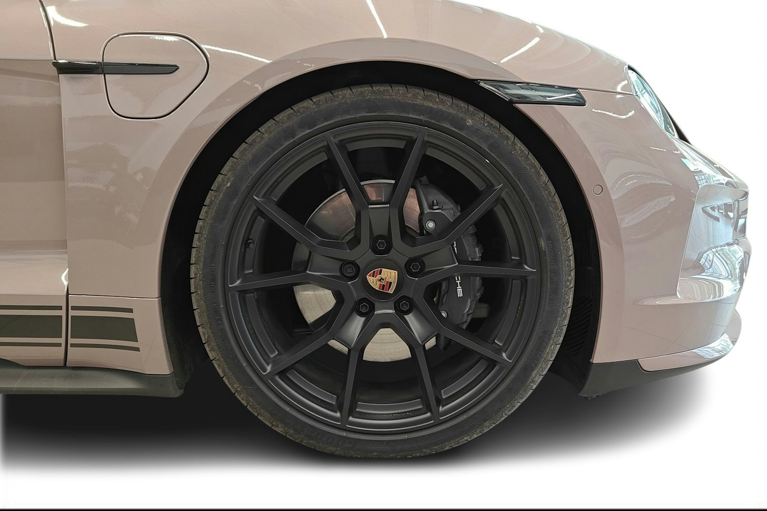 met. punainen Porsche Taycan 2025 kuva 9.