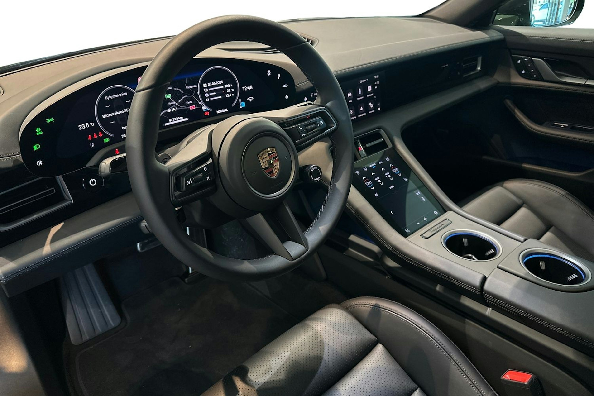 vihreä Porsche Taycan 2025 kuva 12.