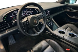 vihreä Porsche Taycan 2025 kuva 12.