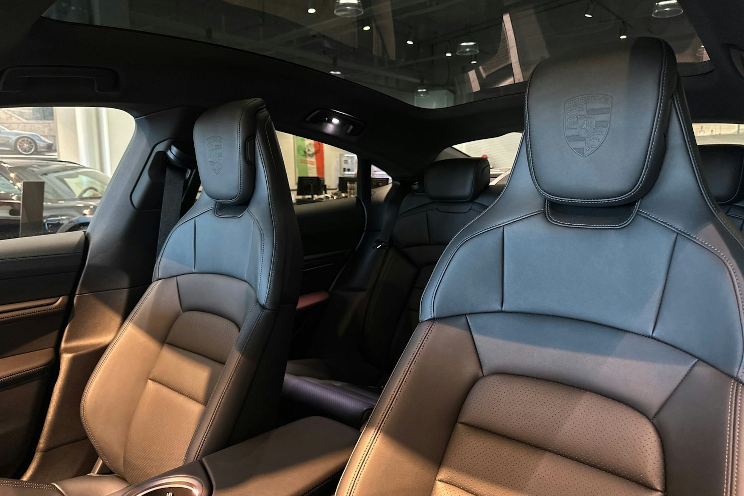 vihreä Porsche Taycan 2025 kuva 16.