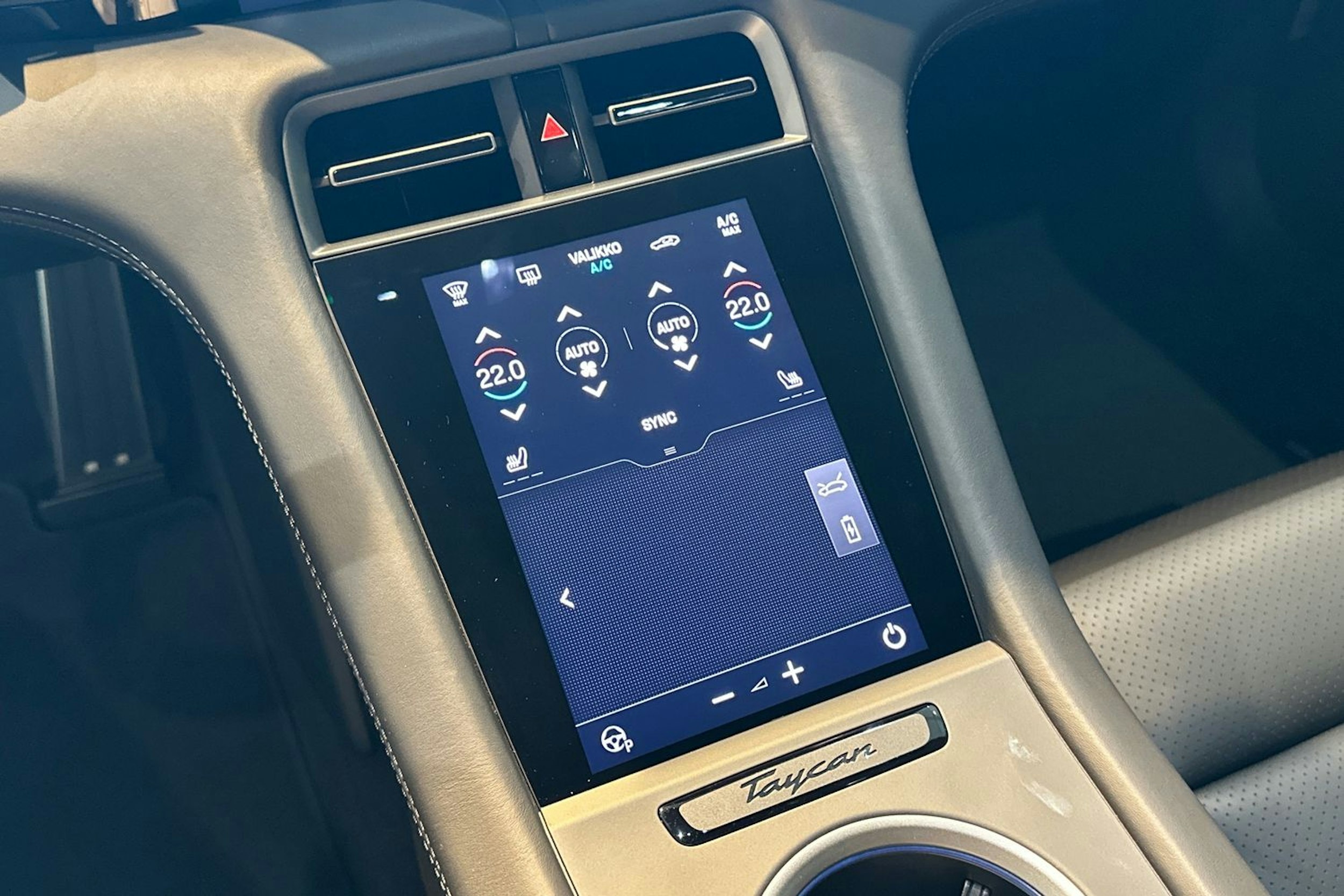 vihreä Porsche Taycan 2025 kuva 17.