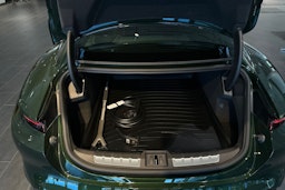 vihreä Porsche Taycan 2025 kuva 21.