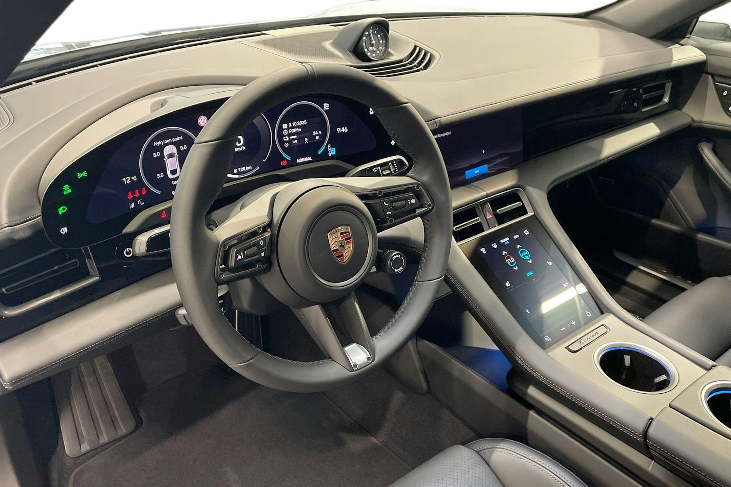 met. harmaa Porsche Taycan 2026 kuva 6.