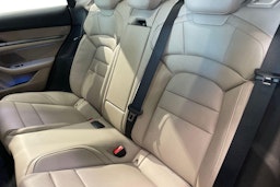 musta Porsche Taycan 2026 kuva 8.