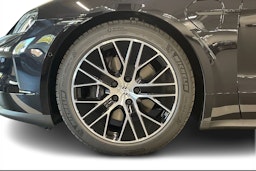 musta Porsche Taycan 2026 kuva 9.