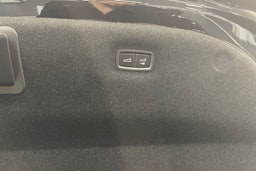 musta Porsche Taycan 2026 kuva 21.