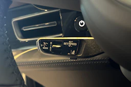 harmaa Porsche Taycan 2026 kuva 12.