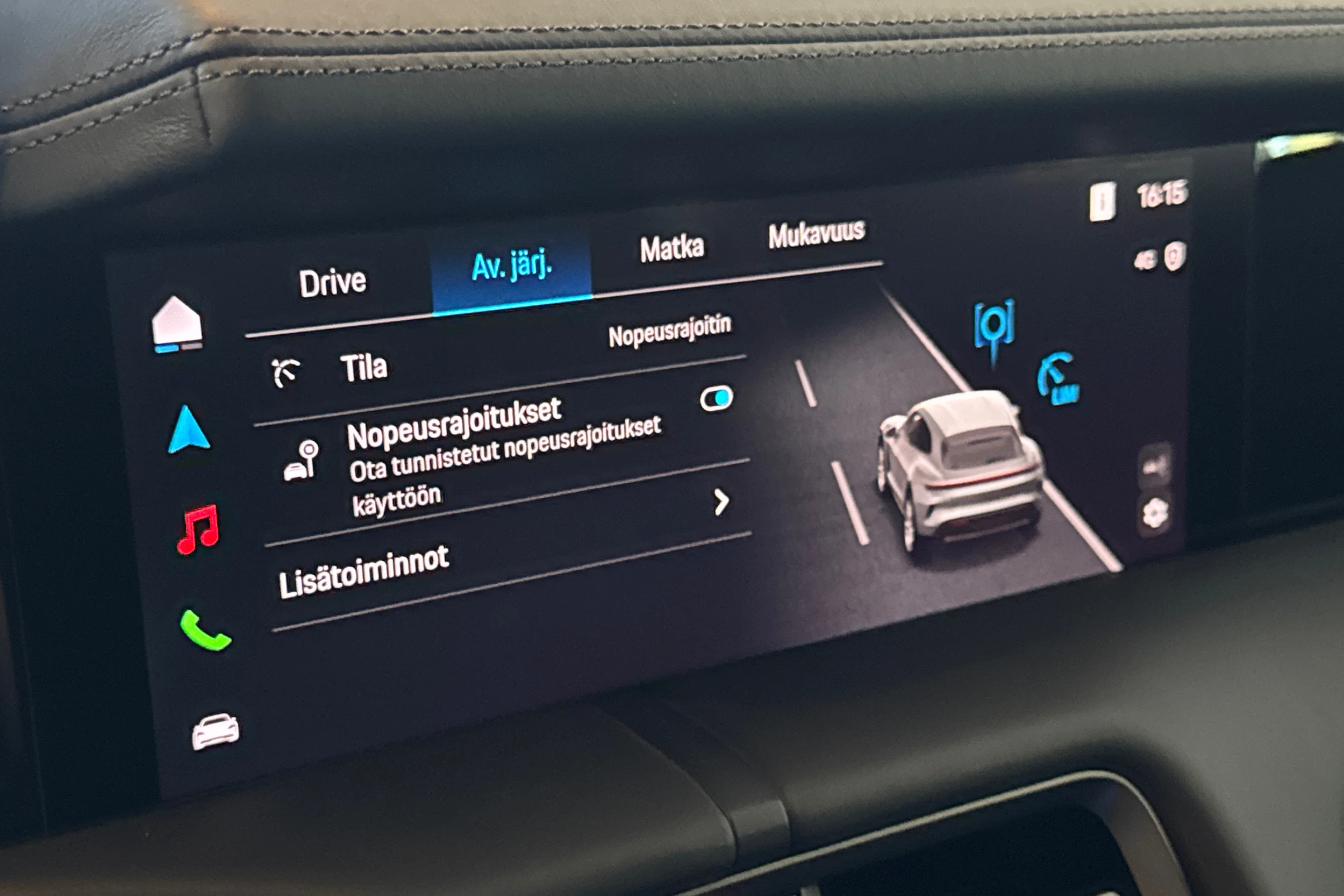 harmaa Porsche Taycan 2026 kuva 15.