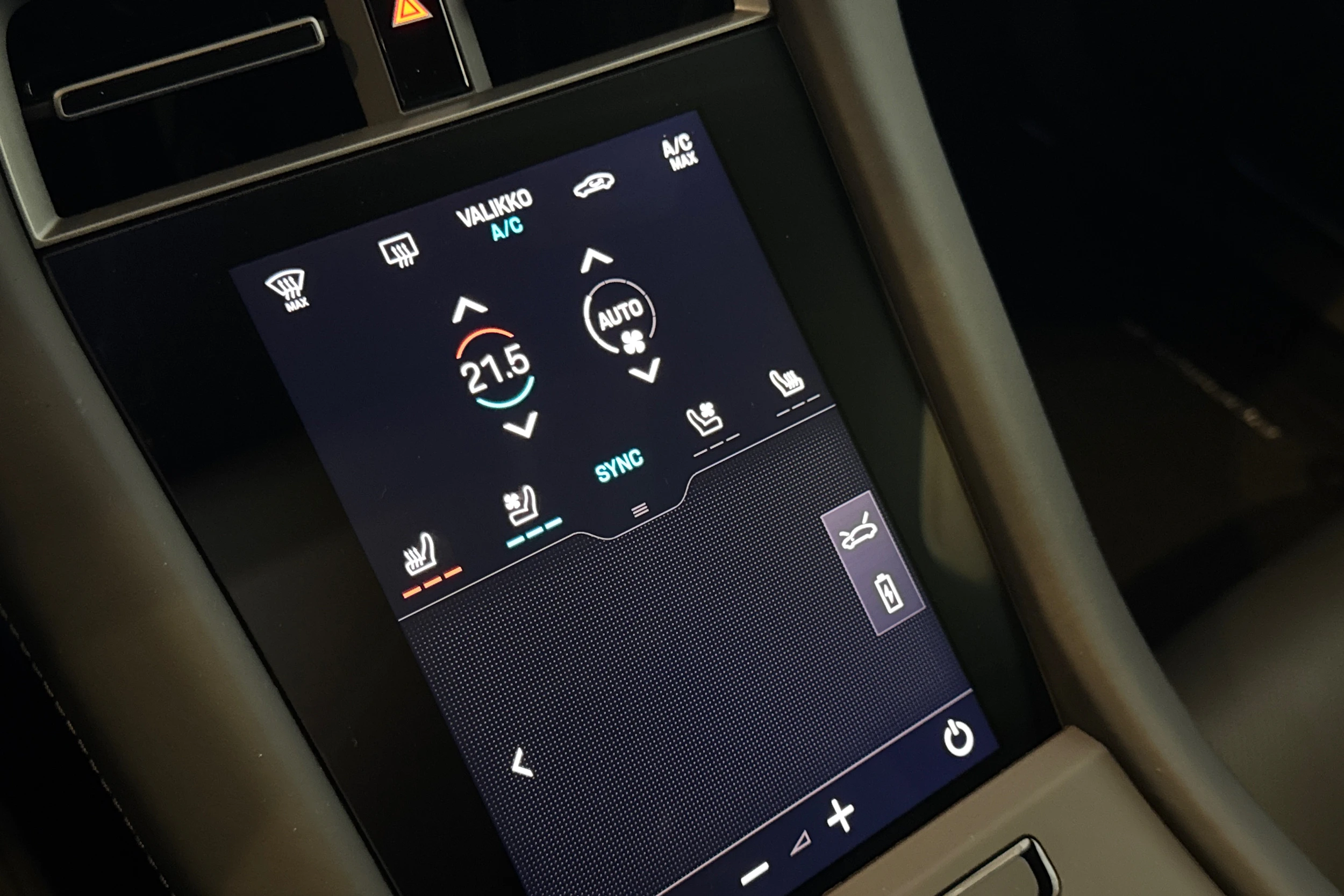 harmaa Porsche Taycan 2026 kuva 17.