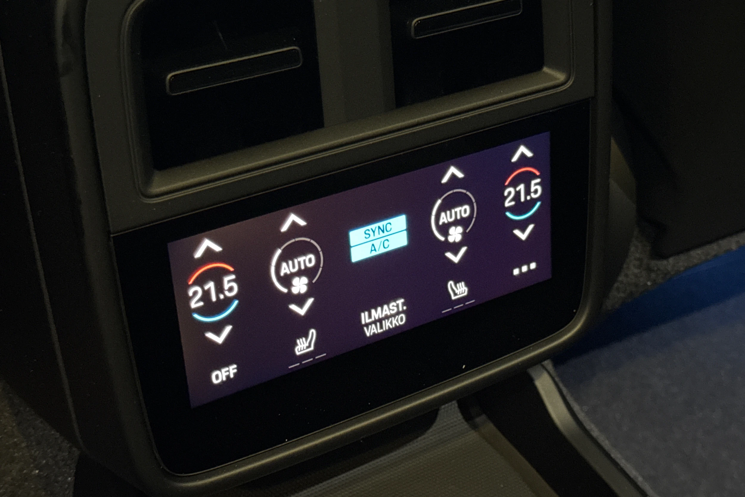 harmaa Porsche Taycan 2026 kuva 22.