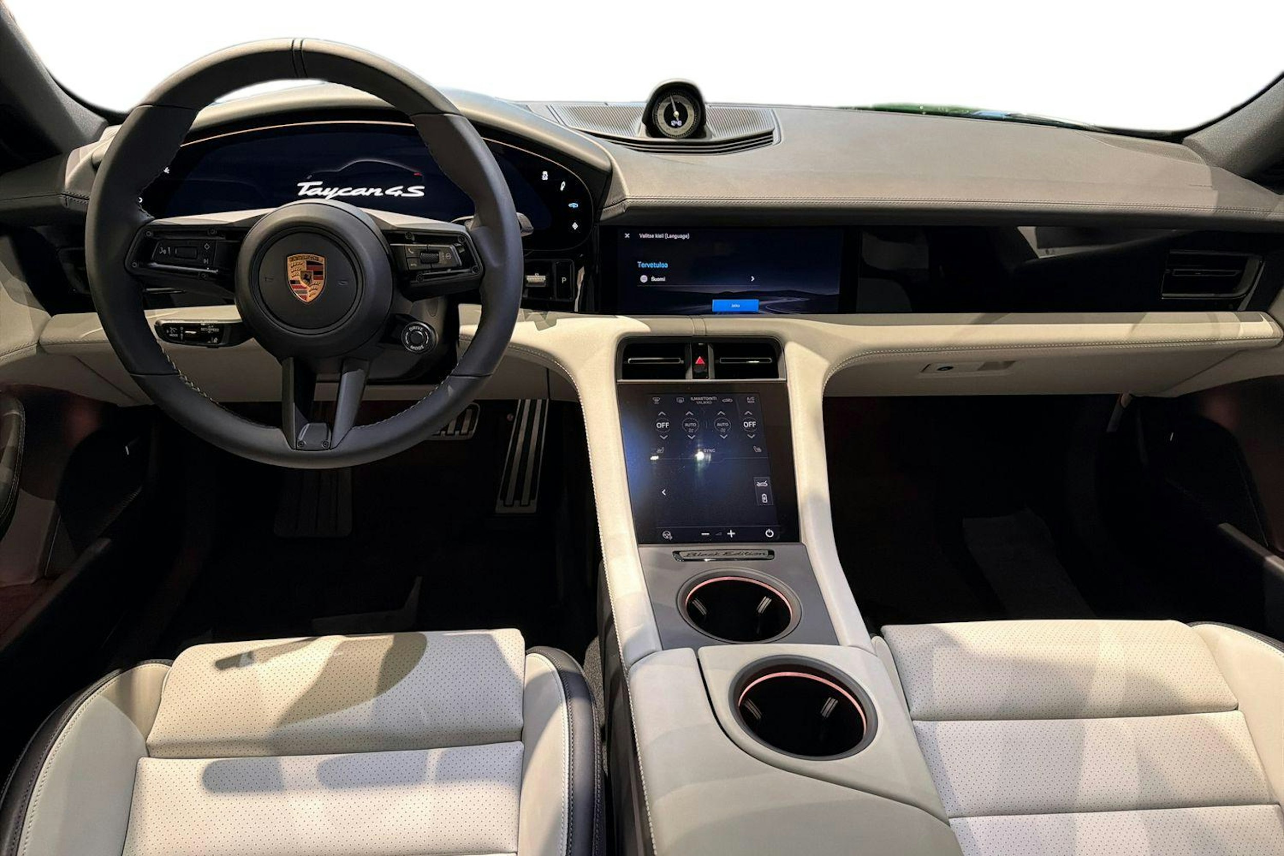 musta Porsche Taycan 2026 kuva 7.