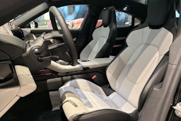 musta Porsche Taycan 2026 kuva 12.