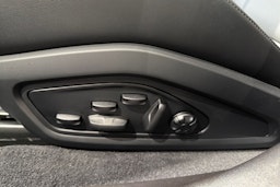 musta Porsche Taycan 2026 kuva 13.