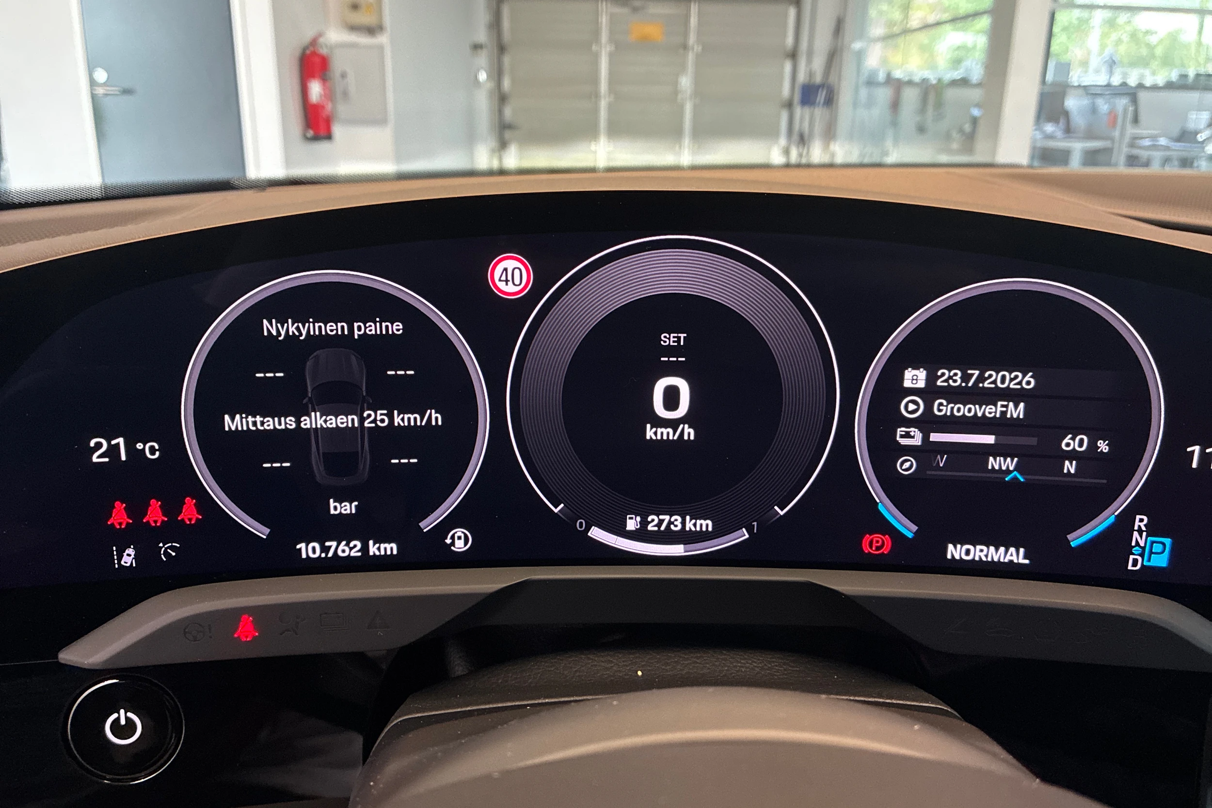 sininen Porsche Taycan 2026 kuva 14.