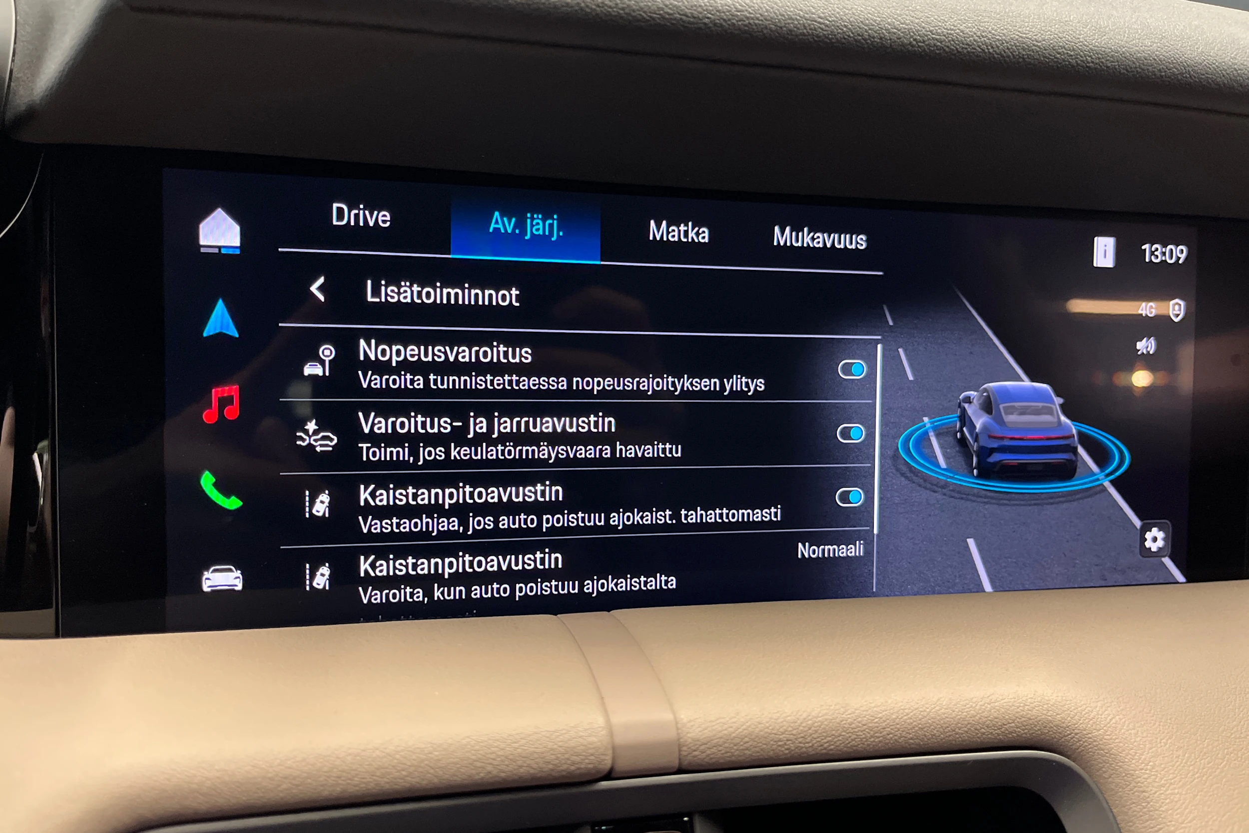 sininen Porsche Taycan 2026 kuva 20.