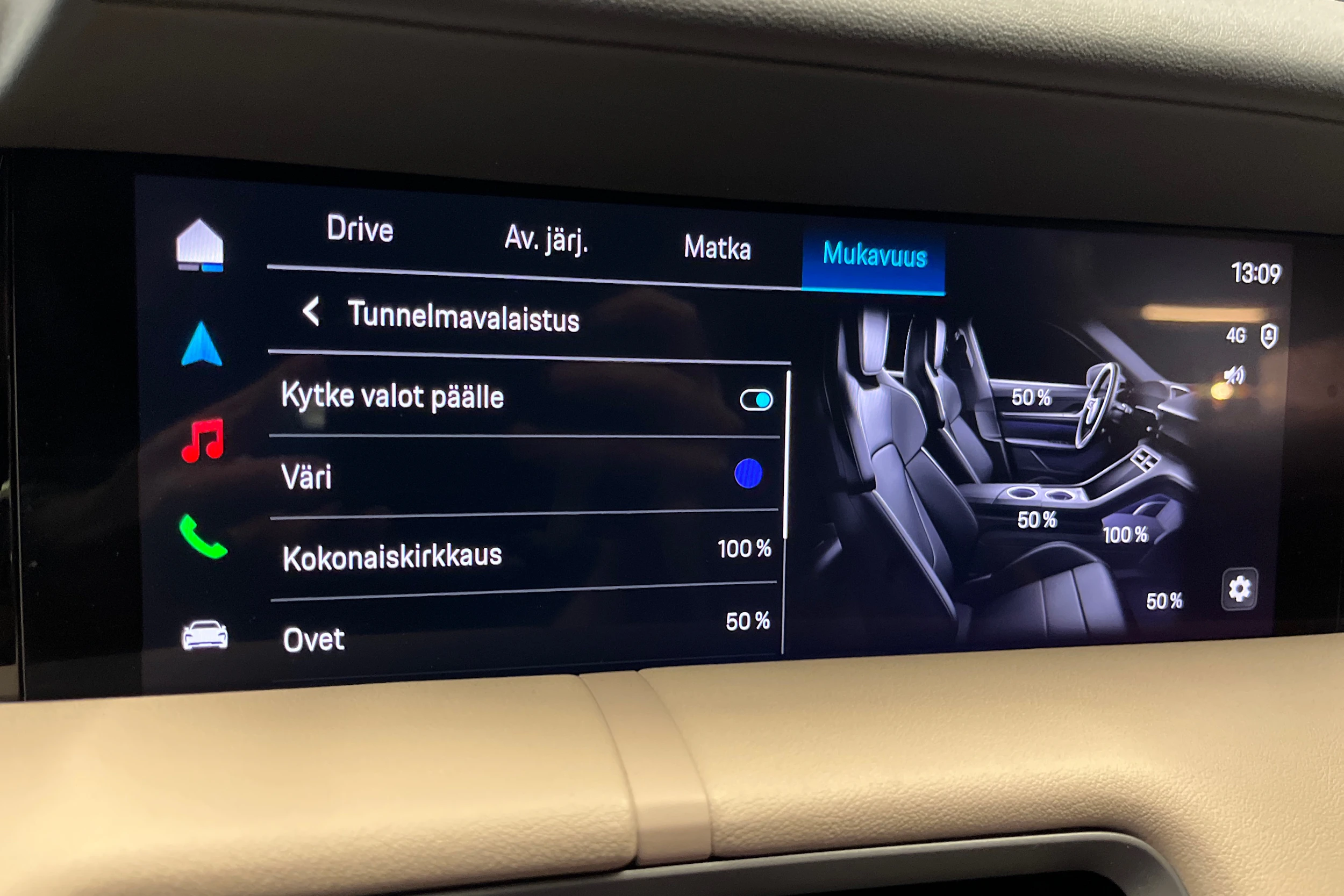 sininen Porsche Taycan 2026 kuva 21.