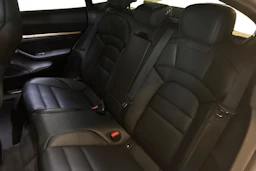 Musta Porsche Taycan 4S 2020 kuva 8.