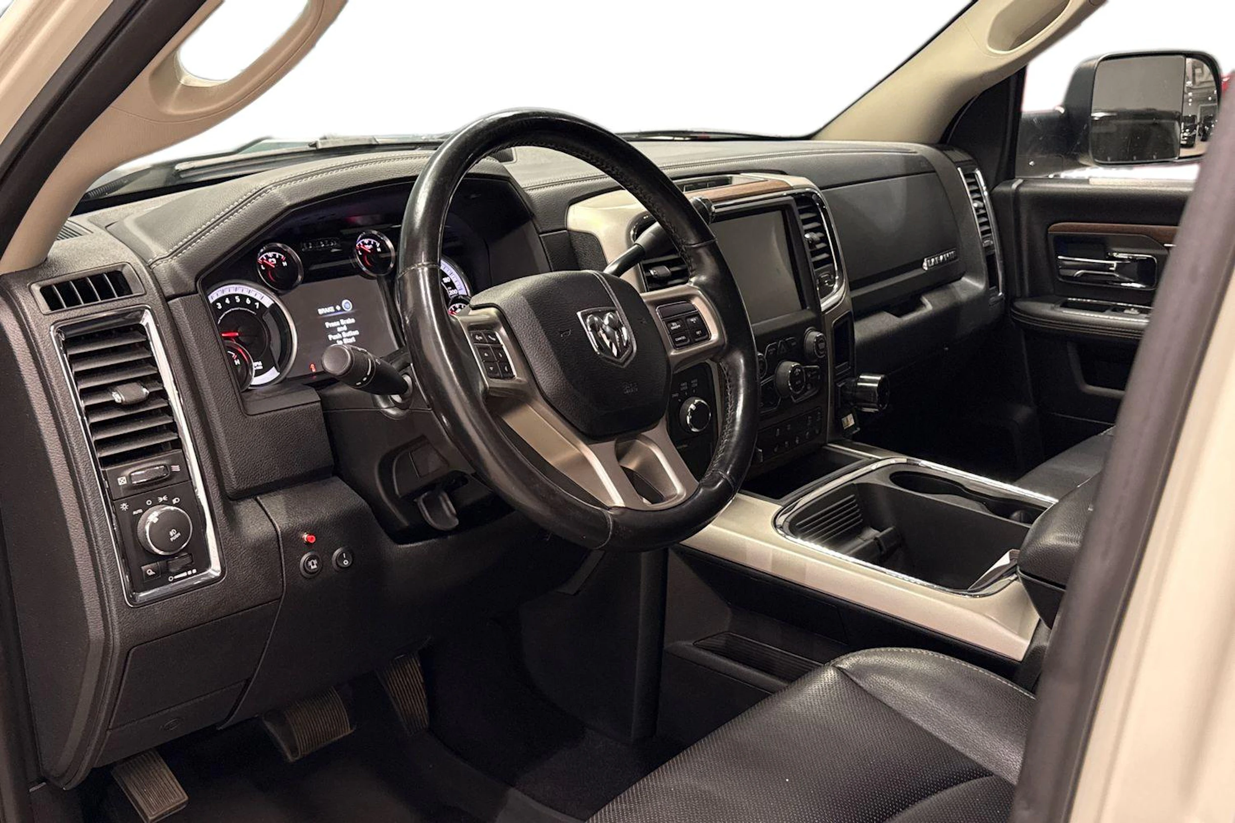 valkoinen Dodge RAM 2019 kuva 8.