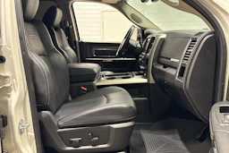 valkoinen Dodge RAM 2019 kuva 15.