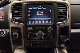 valkoinen Dodge RAM 2019 kuva 20.