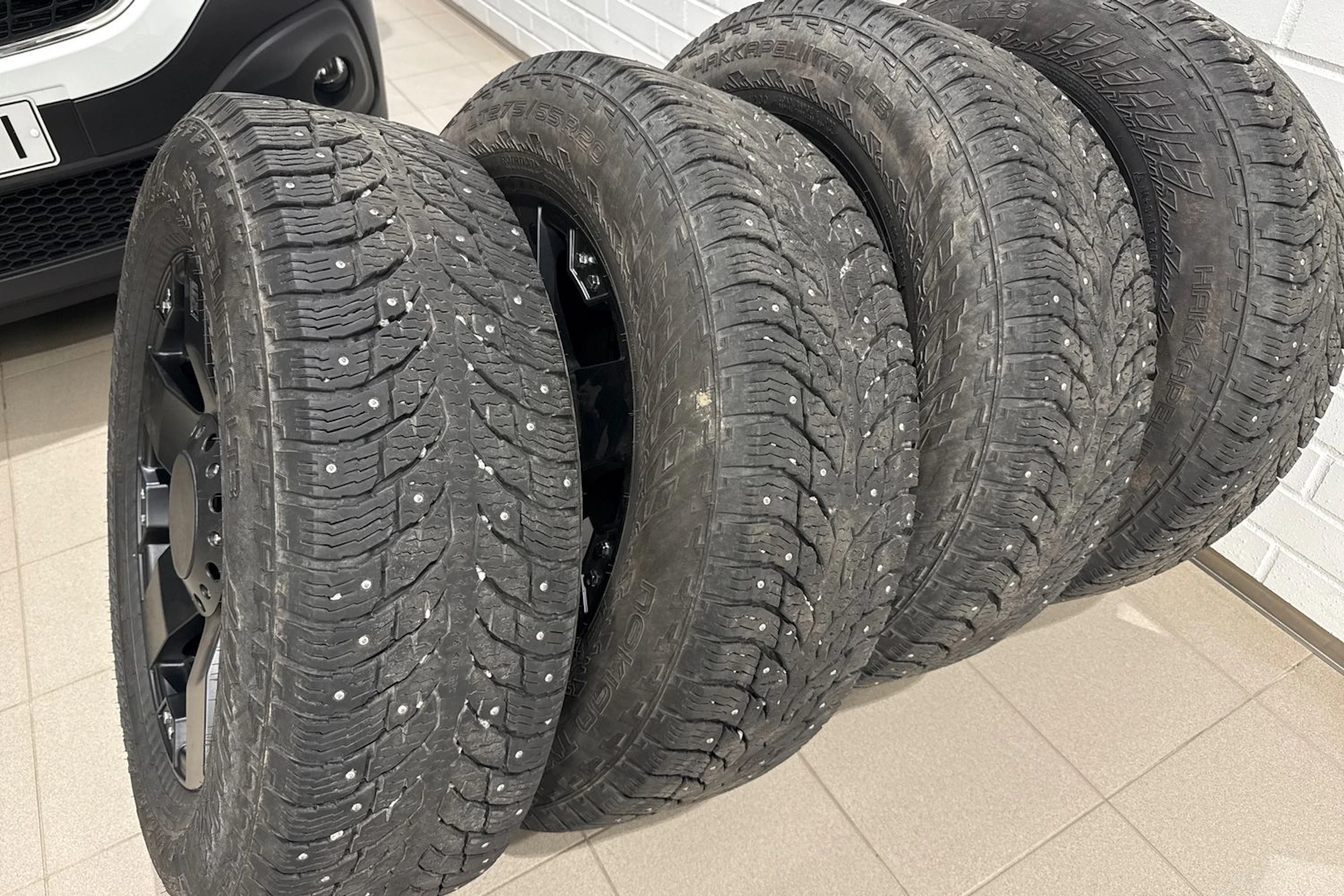 valkoinen Dodge RAM 2019 kuva 37.