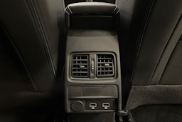 Punainen Renault Arkana 2021 kuva 30.